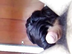 Азиатская брюнетка в видео от первого лица сосёт и нежно лижет головку члена